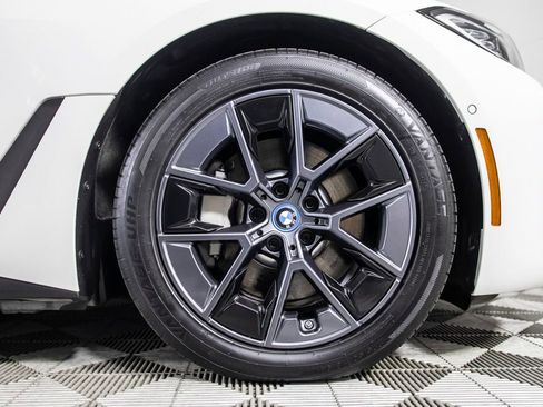 Used 2024 BMW i4 xDrive40i image 36