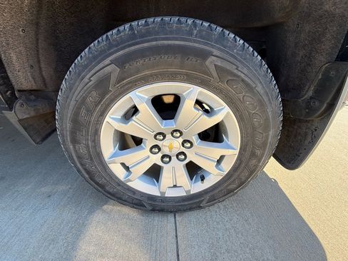 Used 2021 Chevrolet Colorado LT w/ Fleet Safety Package image 9