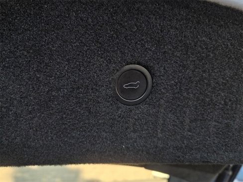 Used 2022 Tesla Model S image 26