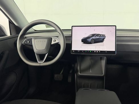 Used 2026 Tesla Model Y 2WD image 12