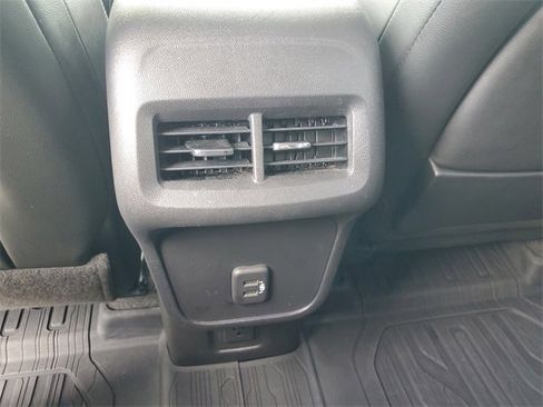 Certified 2022 GMC Terrain SLT w/ Tech Package image 15