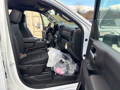 New 2025 GMC Sierra 2500 Pro w/ Convenience Package image 17