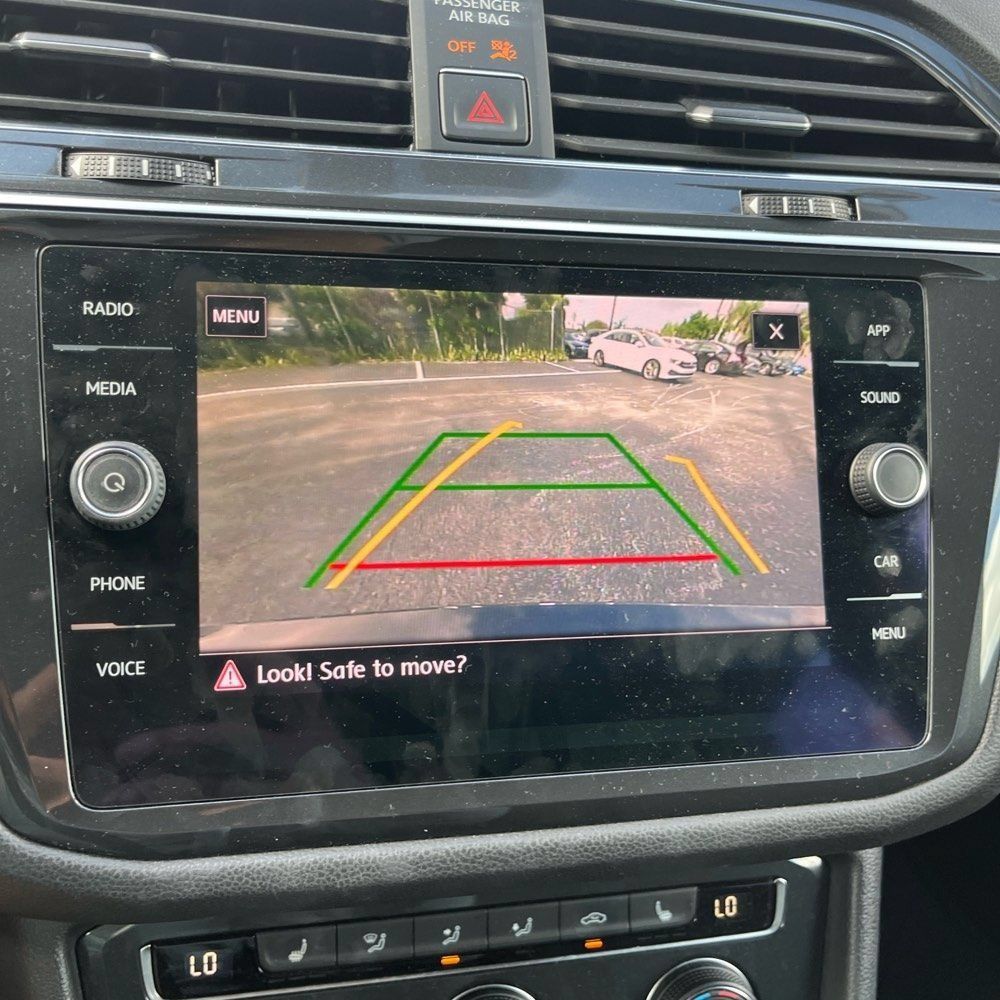Used 2018 Volkswagen Tiguan SE FWD image 9