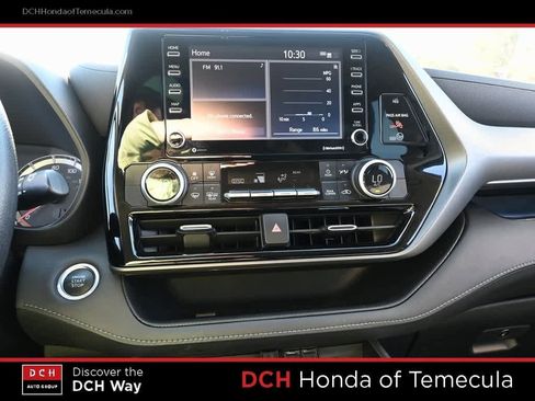 Used 2021 Toyota Highlander L image 12