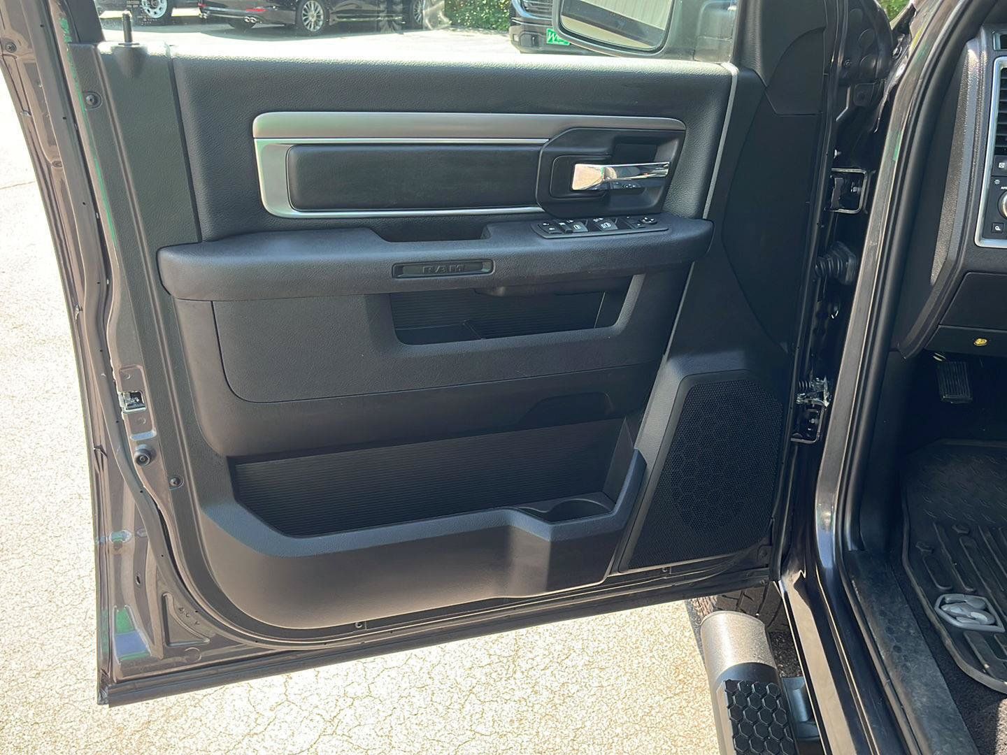 Used 2022 RAM 1500 Warlock w/ Warlock Decor Package AWD/4WD image 10