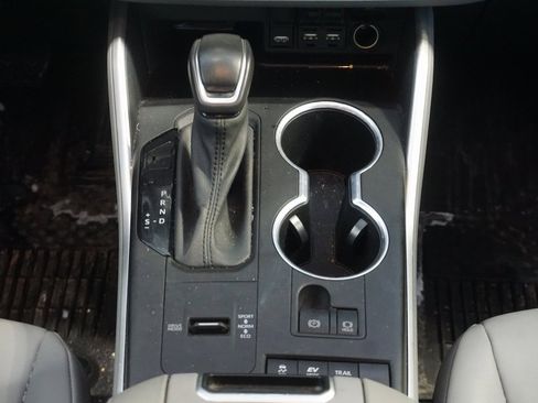 Used 2021 Toyota Highlander XLE image 30