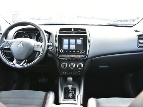 Used 2024 Mitsubishi Outlander Sport SE AWD/4WD image 22
