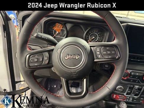 Used 2024 Jeep Wrangler Unlimited Rubicon image 16