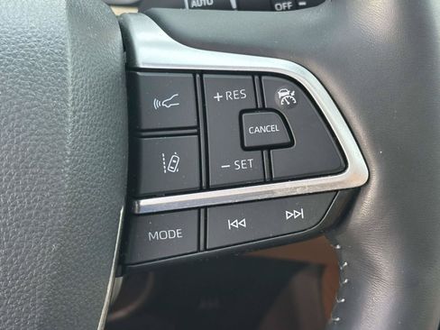 Used 2022 Toyota Highlander Platinum AWD/4WD image 25