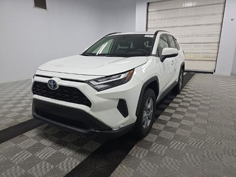 Used 2024 Toyota RAV4 LE AWD/4WD image 3