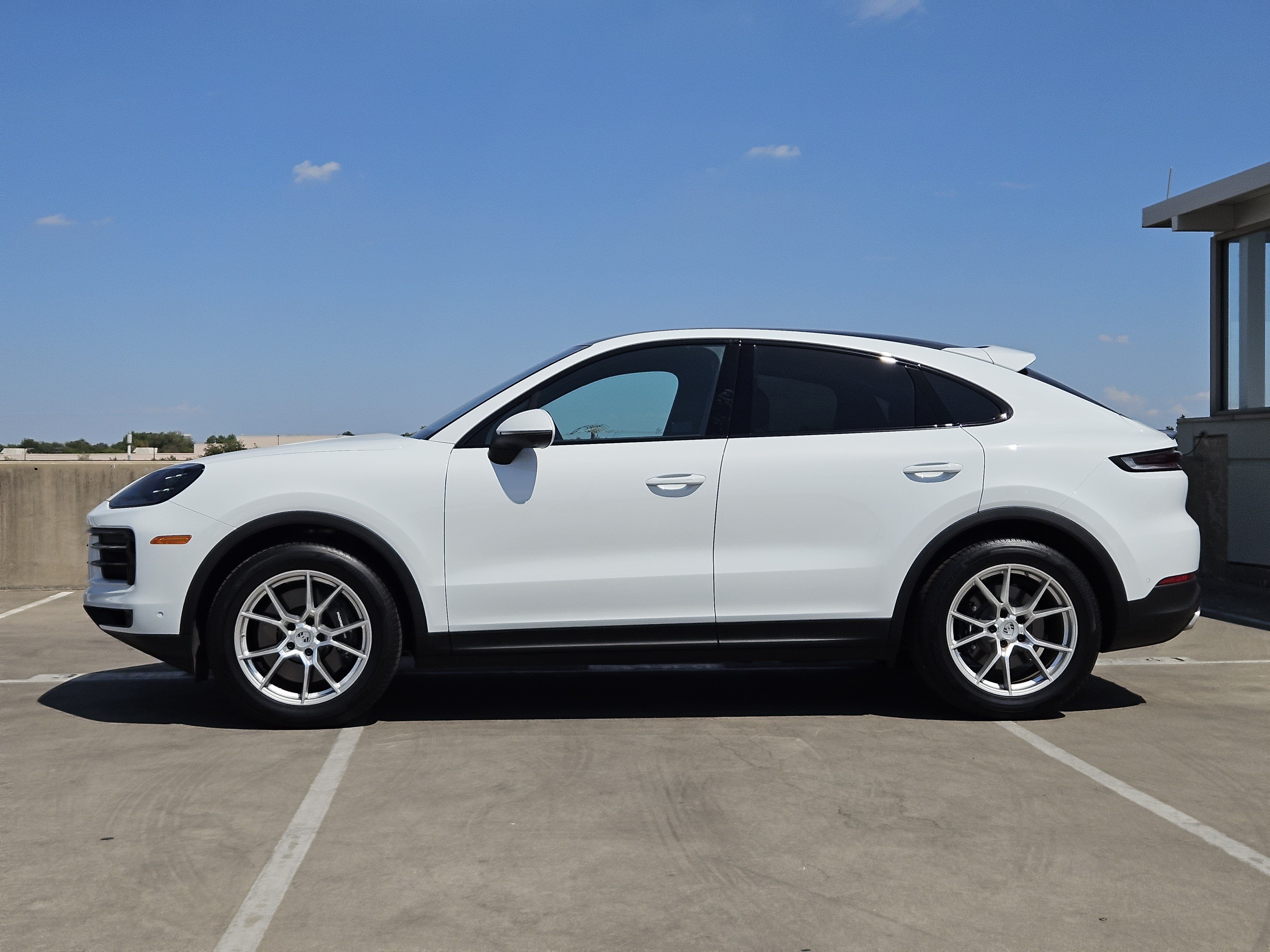 Used 2026 Porsche Cayenne Coupe AWD/4WD image 2