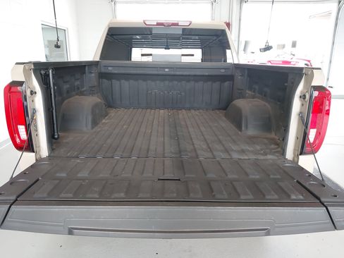 Certified 2023 GMC Sierra 1500 AT4 w/ AT4 Premium Package AWD/4WD image 27