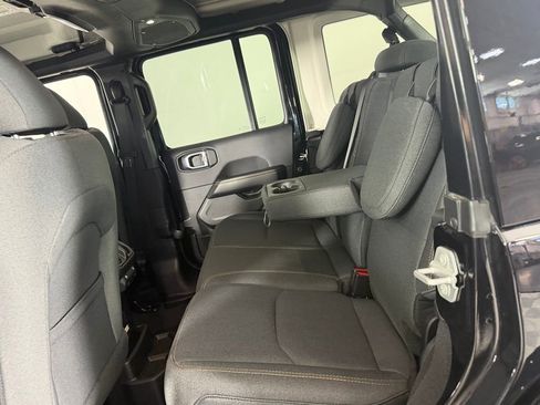 Certified 2025 Jeep Wrangler Unlimited Sahara image 25