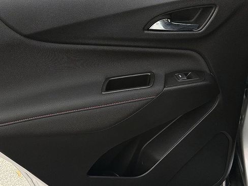 Used 2022 Chevrolet Equinox RS w/ RS Leather Package FWD image 10