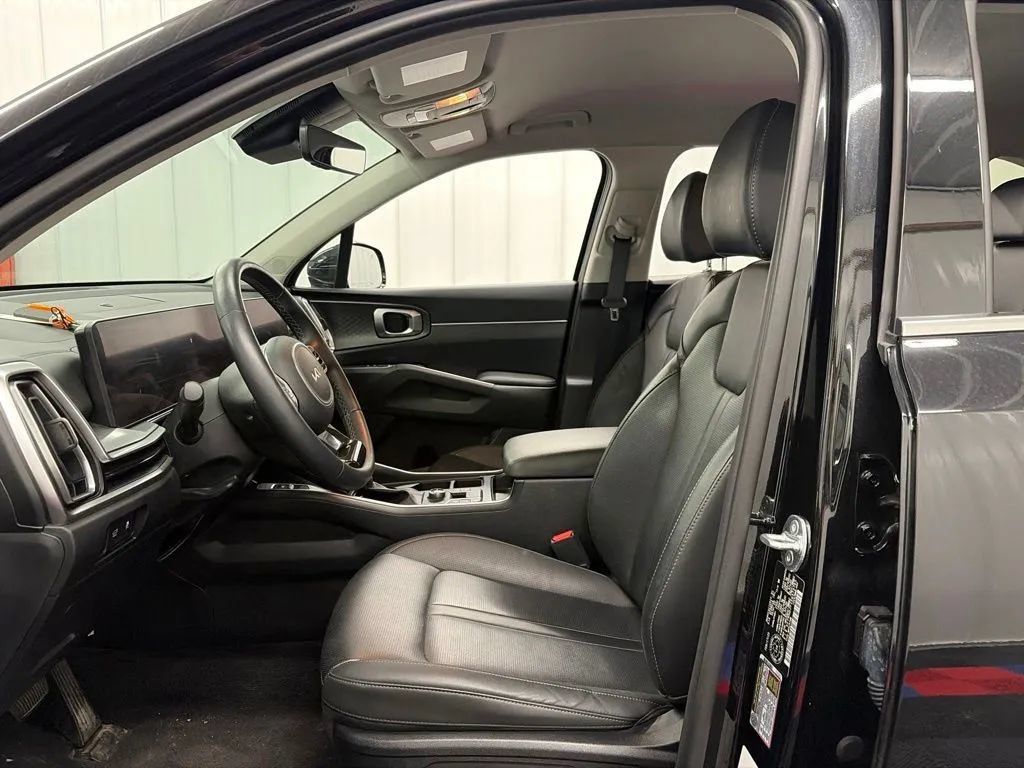 Used 2025 Kia Sorento X-Line EX AWD/4WD image 10