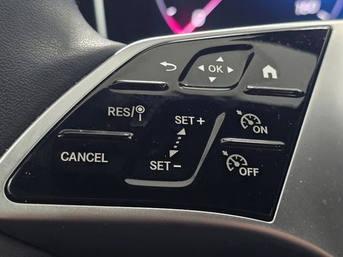 Used 2025 Mercedes-Benz C 300 4MATIC Sedan image 40