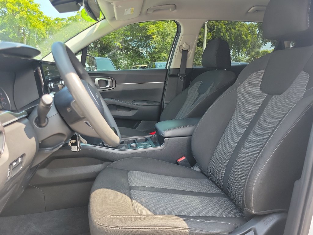 Used 2022 Kia Sorento LX FWD image 7