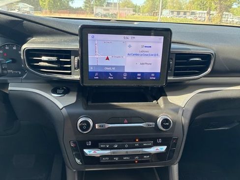Used 2020 Ford Explorer XLT w/ Equipment Group 202A AWD/4WD image 28