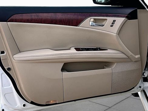 Used 2012 Toyota Avalon Limited FWD image 22