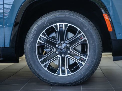 New 2026 Jeep Grand Wagoneer L 4WD image 18
