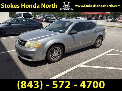 Used 2014 Dodge Avenger SE FWD image 2