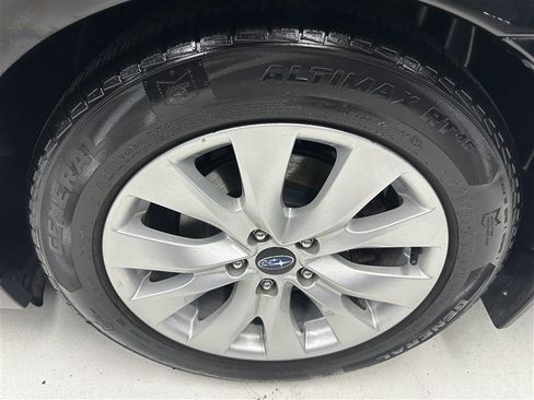 Used 2015 Subaru Legacy 2.5i Premium w/ Popular Package #2 AWD/4WD image 16
