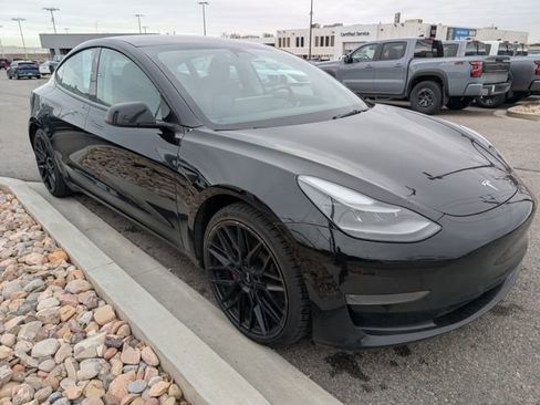 Used 2022 Tesla Model 3 Performance image 3