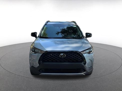 Used 2025 Toyota Corolla Cross LE image 4