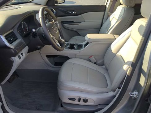 Used 2023 GMC Acadia SLT w/ Preferred Package image 14