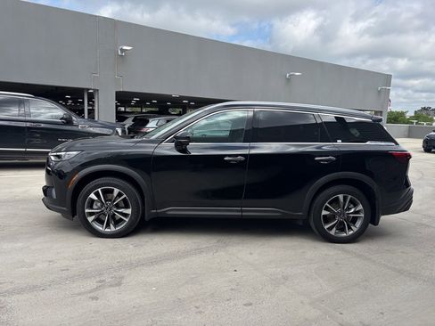 Used 2023 INFINITI QX60 Luxe w/ Cargo Package FWD image 3