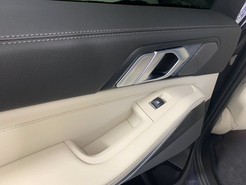 Used 2021 BMW X5 sDrive40i w/ Premium Package RWD image 30