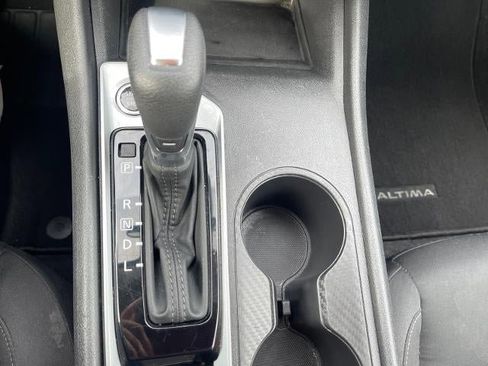 Used 2025 Nissan Altima 2.5 SV image 15