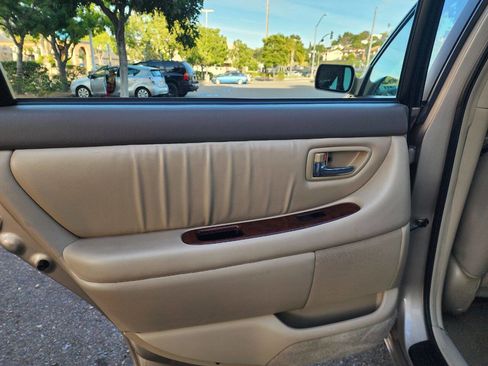 Used 2003 Toyota Avalon XLS image 35