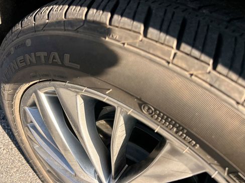 Used 2025 Buick Enclave Avenir image 12