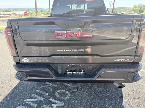 Used 2024 GMC Sierra 2500 AT4 w/ AT4 Premium Plus Package image 11