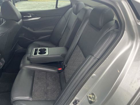 Used 2018 Nissan Maxima SR image 9