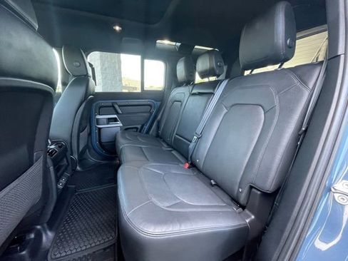 Used 2023 Land Rover Defender 110 SE AWD/4WD image 25