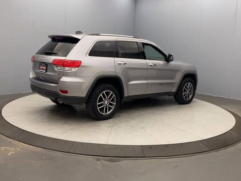 Used 2018 Jeep Grand Cherokee Limited AWD/4WD image 5