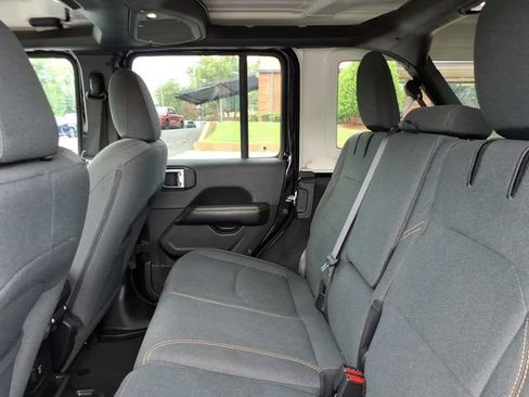 Used 2024 Jeep Wrangler Unlimited Sahara AWD/4WD image 14