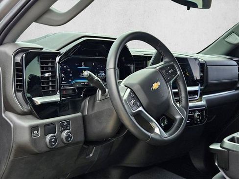 Used 2023 Chevrolet Silverado 1500 LT RWD image 10