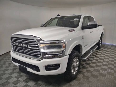 Used 2022 RAM 2500 Laramie AWD/4WD image 3