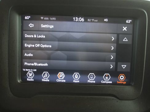 Used 2021 Jeep Renegade Latitude FWD image 47