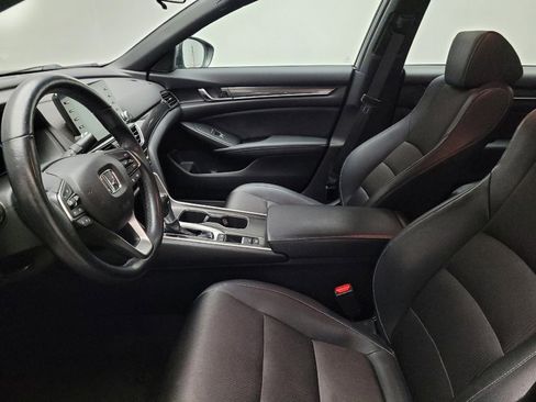 Used 2018 Honda Accord Sport image 17