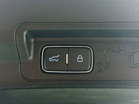 Used 2023 Ford Explorer Limited RWD image 31