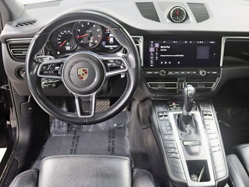 Used 2021 Porsche Macan image 14