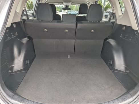 Used 2018 Toyota RAV4 LE FWD image 30