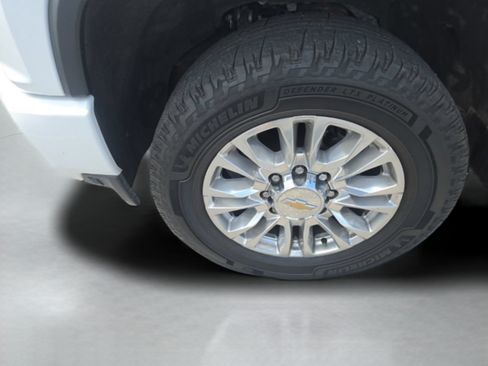 Used 2023 Chevrolet Silverado 2500 High Country w/ Z71 Off-Road Package AWD/4WD image 33