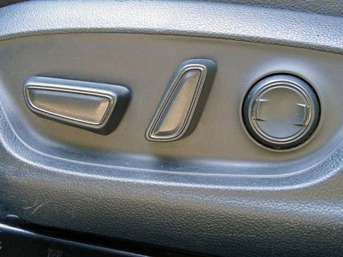 Used 2021 Toyota Camry SE image 13