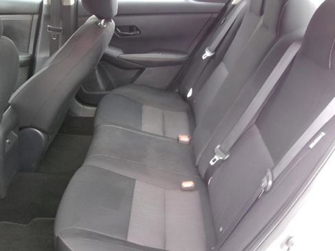 Used 2025 Nissan Sentra SV FWD image 10