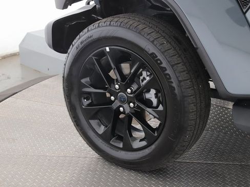 Used 2025 Jeep Wrangler Unlimited Sahara image 9